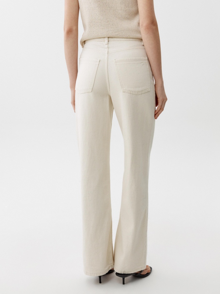 джинсы прямые со средней посадкой из смесового модала по цене 4599 руб вид справа