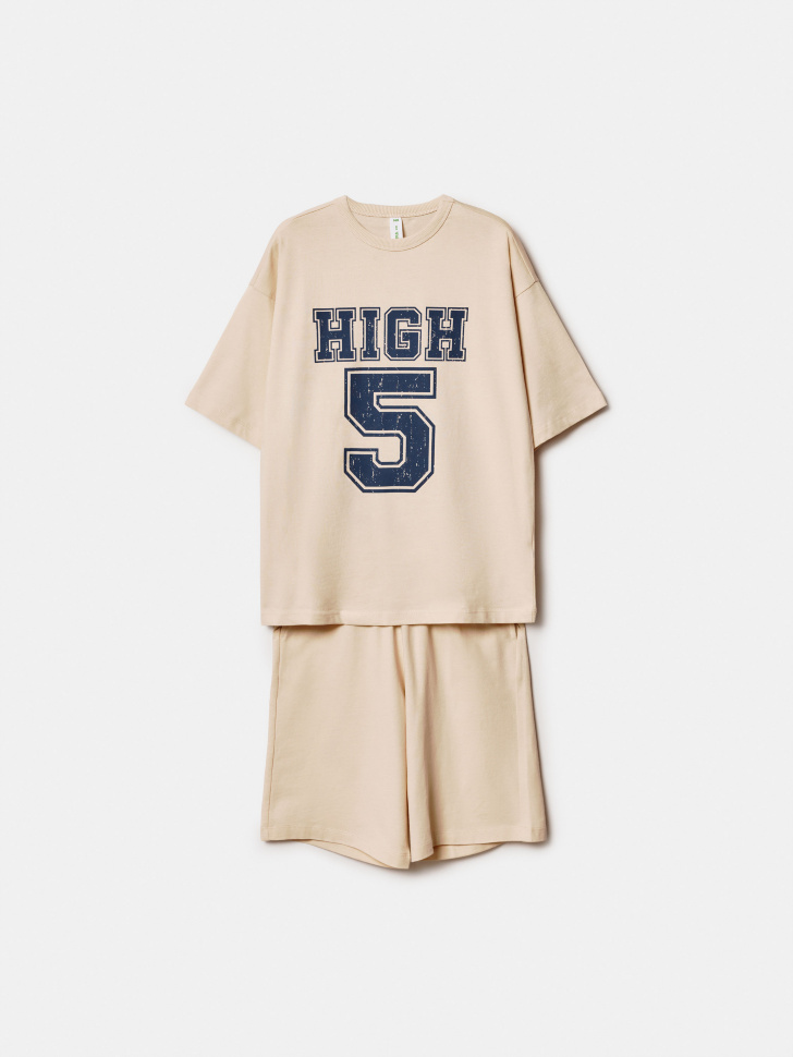 комплект из футболки и шорт для мальчиков от бренда sela вид слева