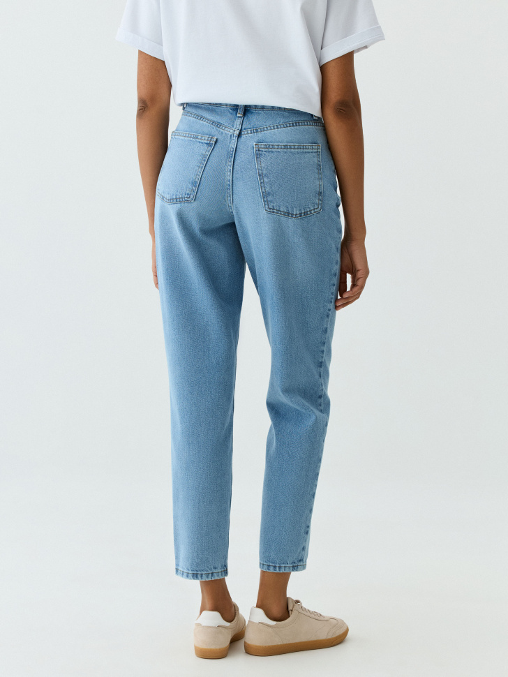 Джинсы 404 MOM FIT из органического хлопка. Фото №4