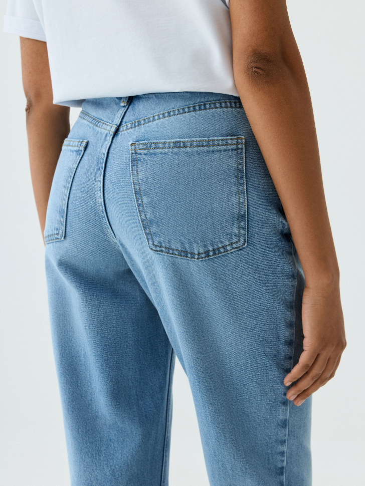 Джинсы 404 MOM FIT из органического хлопка. Фото №6