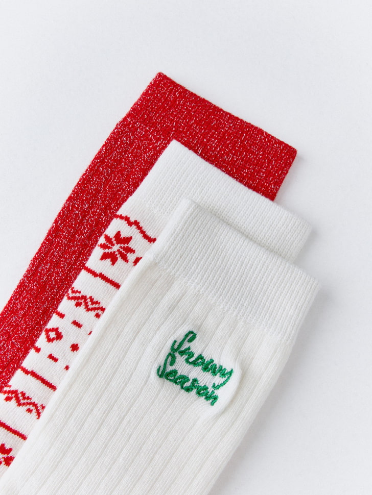 набор из з пар новогодних носков 4610517092038 по акции