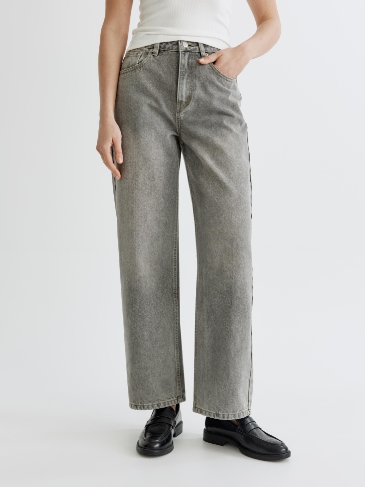 укороченные джинсы tapered от бренда sela вид слева