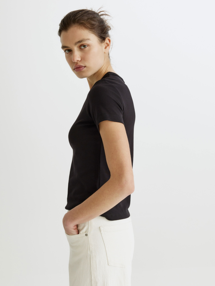 футболка kira slim fit по цене 999 руб вид справа