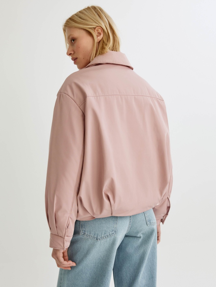 короткая куртка с воротником по цене 6999 руб вид справа