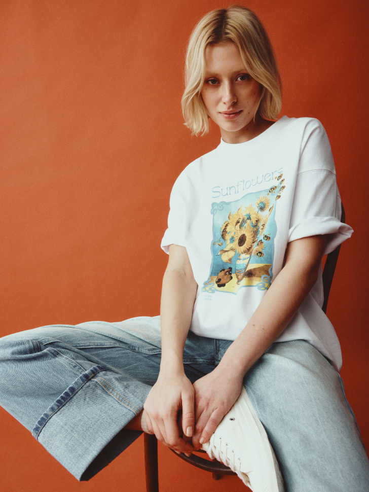 футболка оверсайз с принтом  x союзмультфильм от бренда sela вид слева