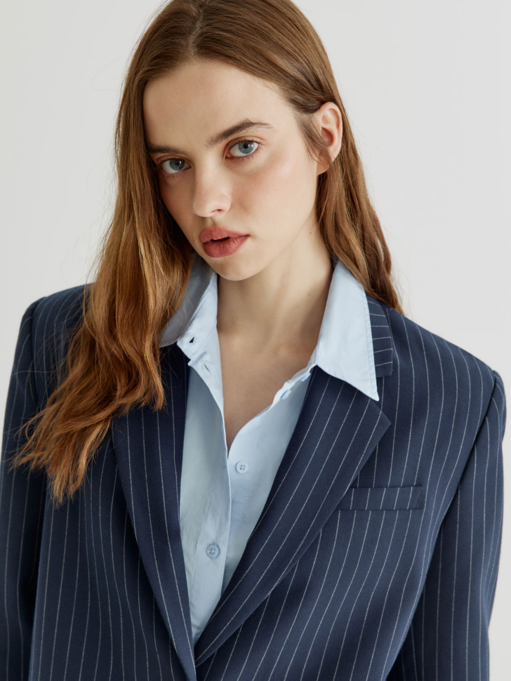 однобортный укороченный жакет по цене 5599 руб вид справа