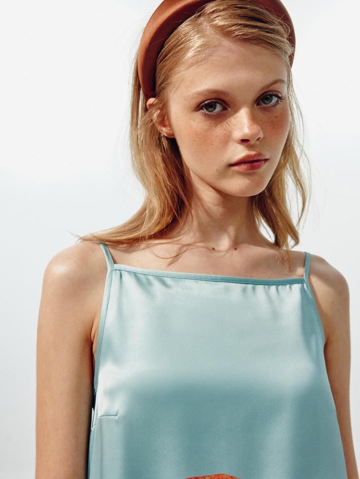 атласное платье из коллекции art people с анастасией рыбаковой из проверенных материалов спереди