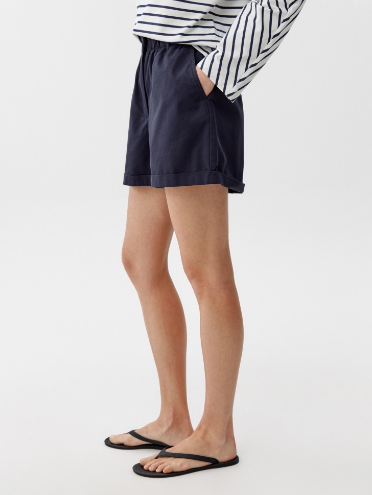 короткие шорты с присборенной талией из россии вид сбоку