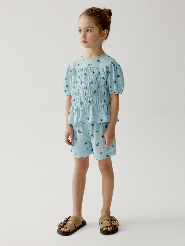 комплект из блузки и шорт для девочек от бренда sela вид слева