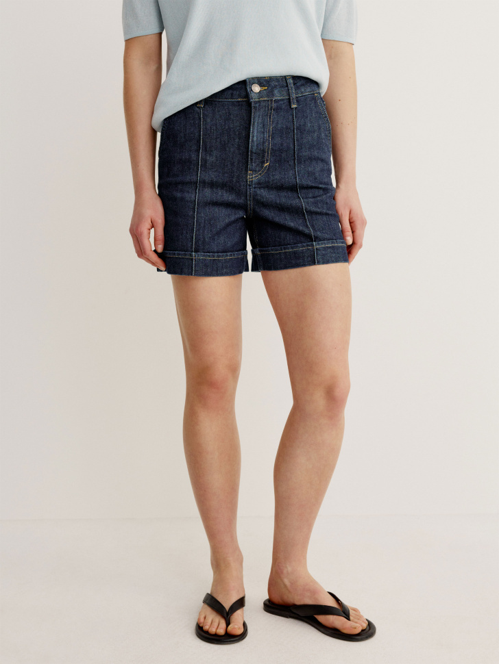 джинсовые шорты со средней посадкой от бренда sela вид слева
