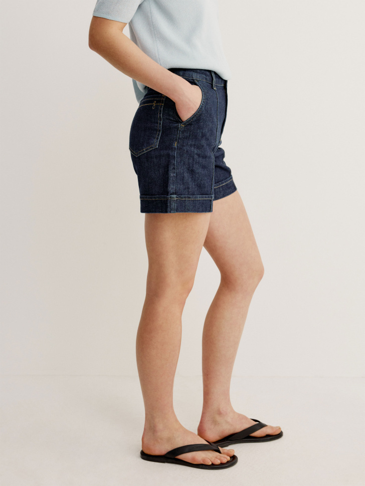 джинсовые шорты со средней посадкой по цене 3299 руб вид справа