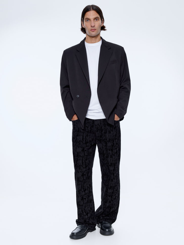 пиджак со смещенной потайной застежкой 4680798463902 по акции