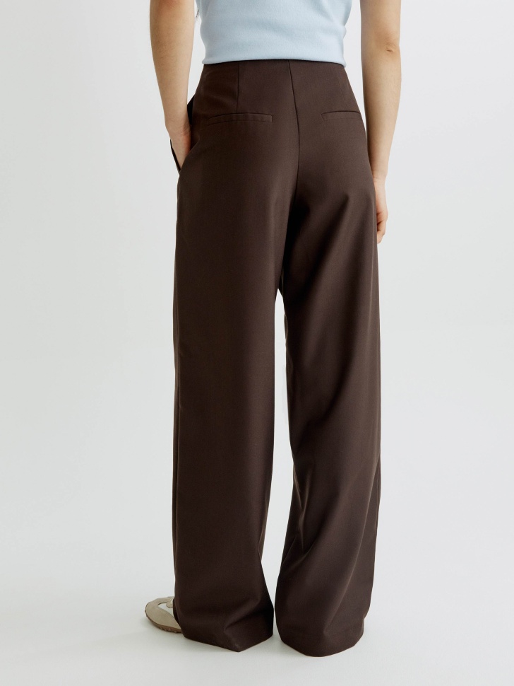 прямые брюки из костюмной ткани из россии вид сбоку