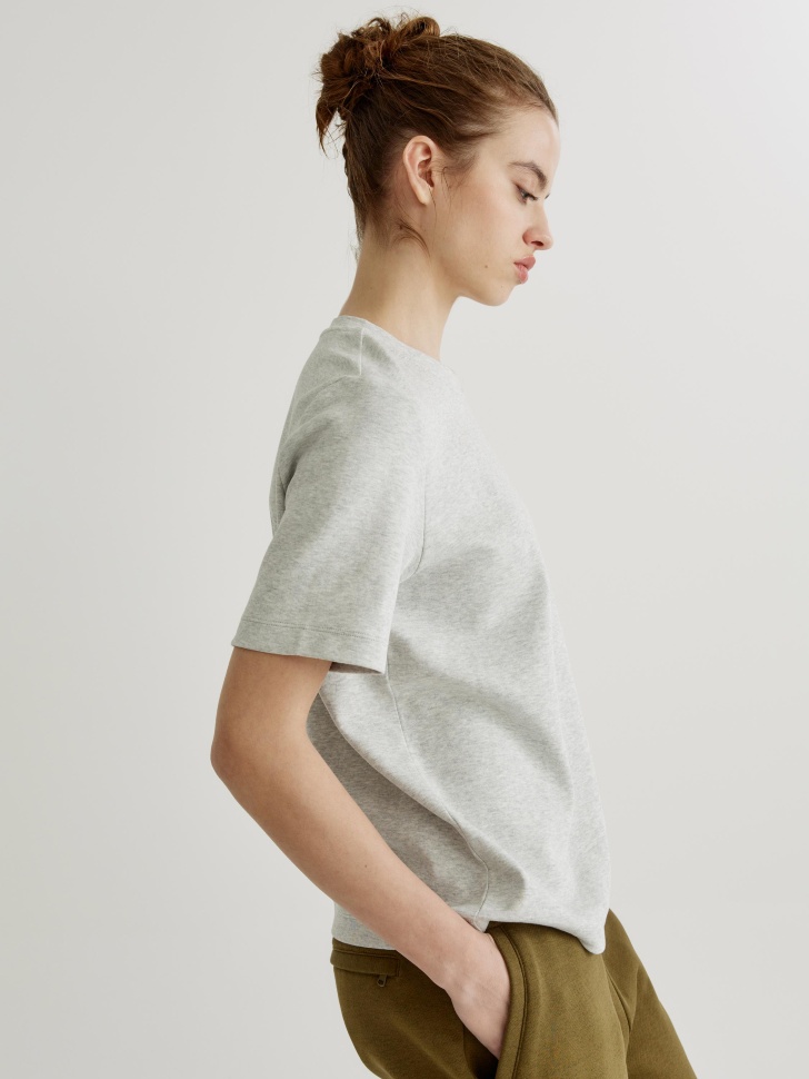 базовая футболка из интерлока из россии вид сбоку