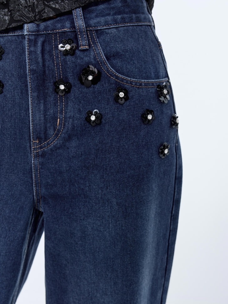 джинсы loose straight с цветочным декором 4610517289926 в интернет магазине