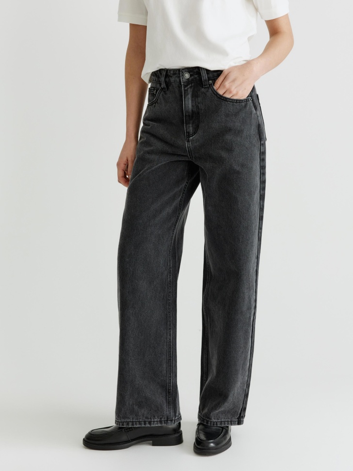 укороченные джинсы tapered от бренда sela вид слева