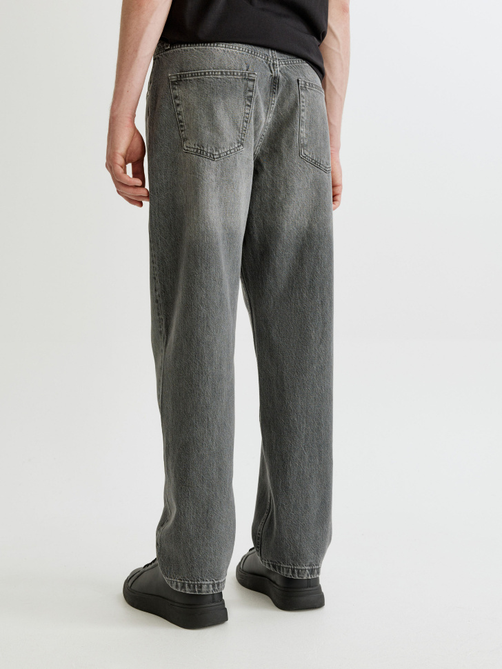 прямые джинсы со средней посадкой по цене 3999 руб вид справа