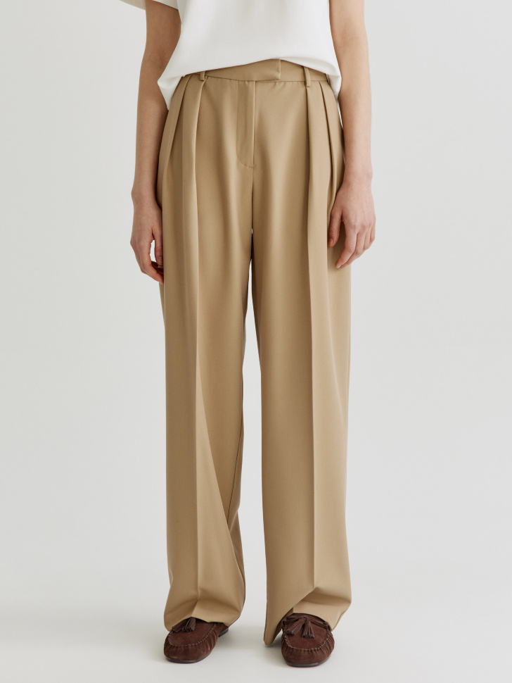 классические брюки со стрелками от бренда sela вид слева