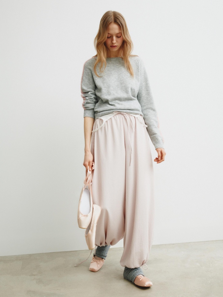 вязаный джемпер с содержанием шерсти из линейки  young от бренда sela вид слева