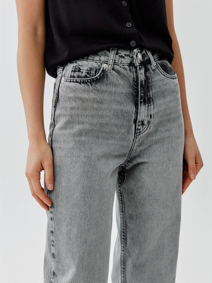 джинсы прямого кроя со средней посадкой из россии вид сбоку