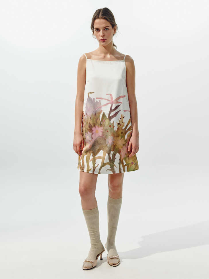 атласное платье из коллекции art people с анастасией рыбаковой из россии вид сбоку