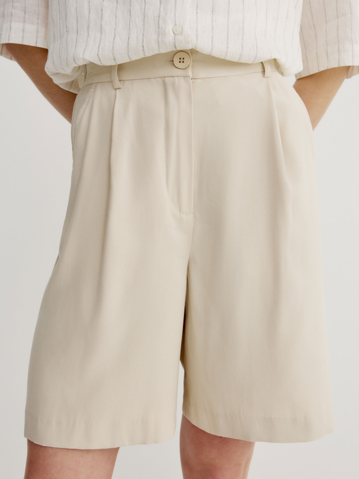 костюмные шорты на резинке из россии вид сбоку