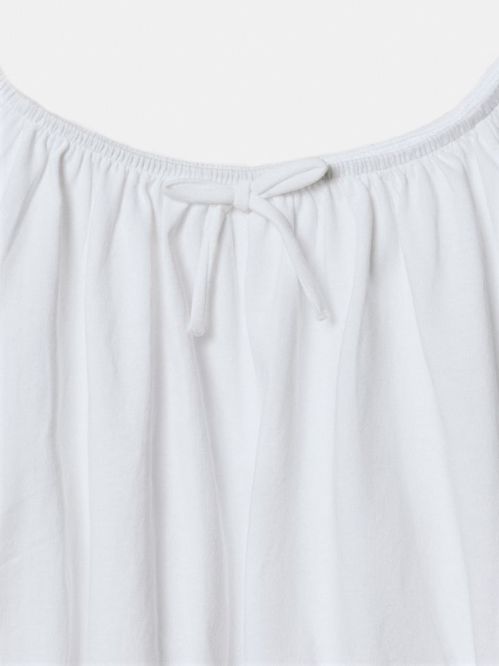 Товар белого цвета с внутренней стороны