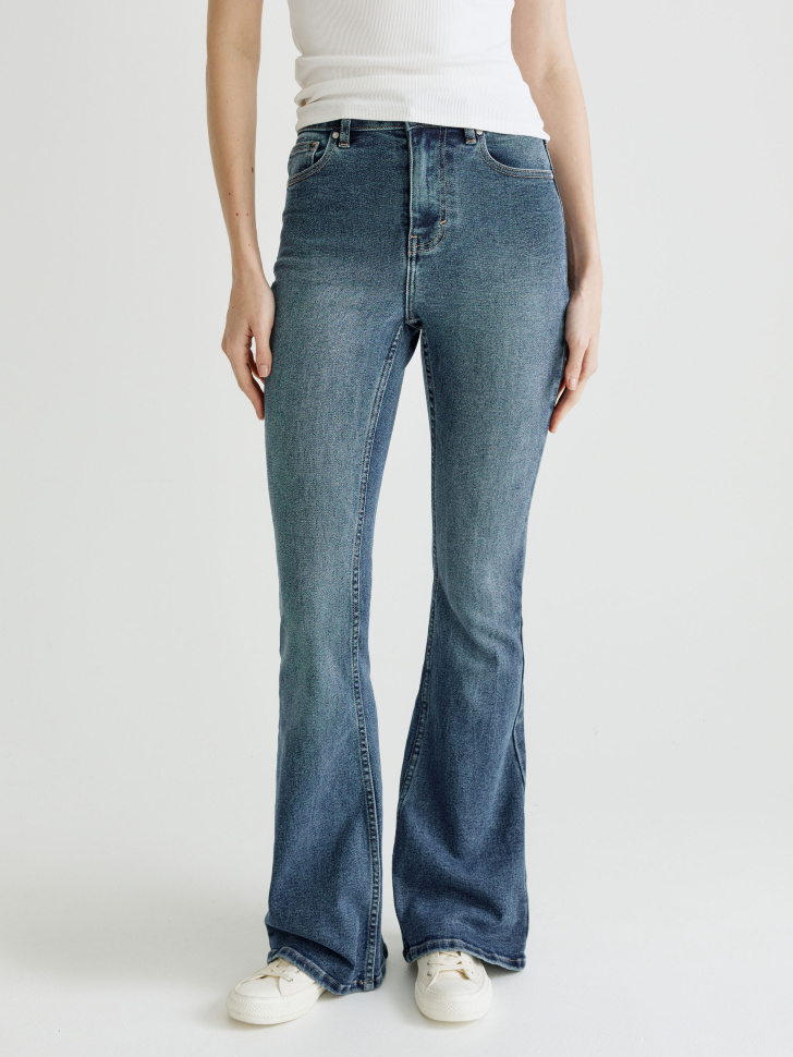 джинсы 445 flared tall от бренда sela вид слева