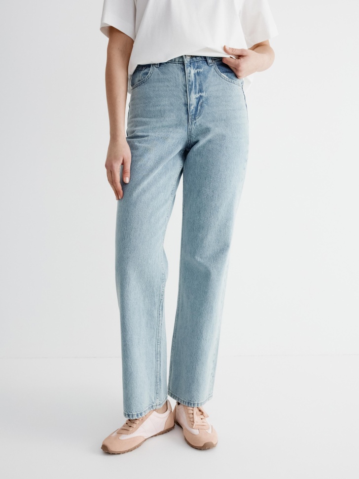 широкие джинсы с высокой посадкой от бренда sela вид слева