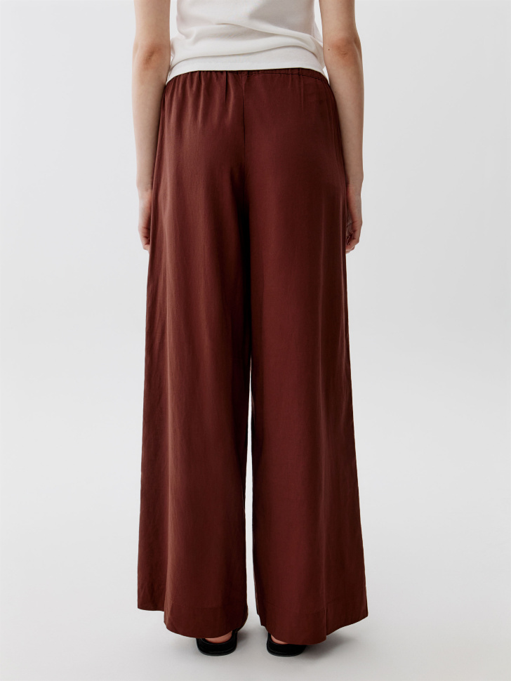 широкие брюки из смесовой вискозы и льна по цене 3299 руб вид справа