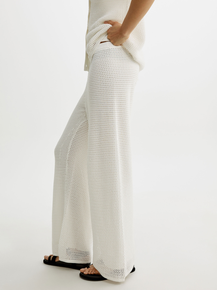 вязаные широкие брюки кроше по цене 3599 руб вид справа