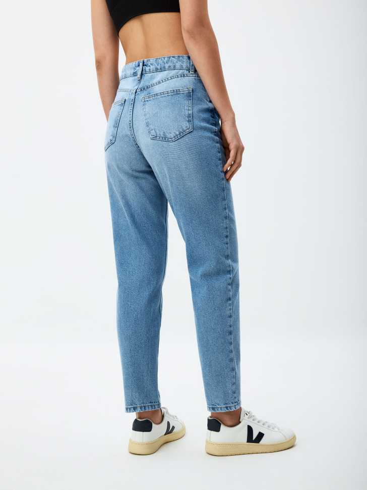 Джинсы 404 MOM FIT из органического хлопка. Фото №4