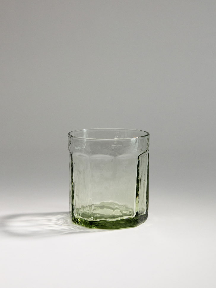 Стакан из стекла с рельефным узором, прозрачный с зеленым оттенком, арт. sg001
