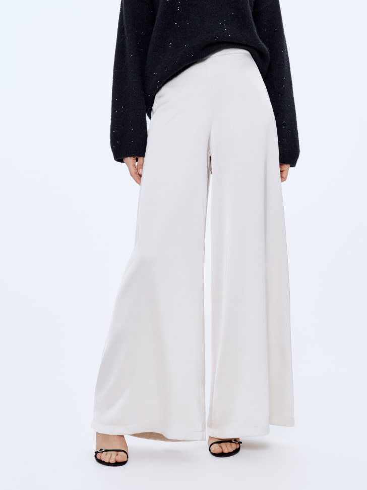 атласные широкие брюки 4610517073907 по акции