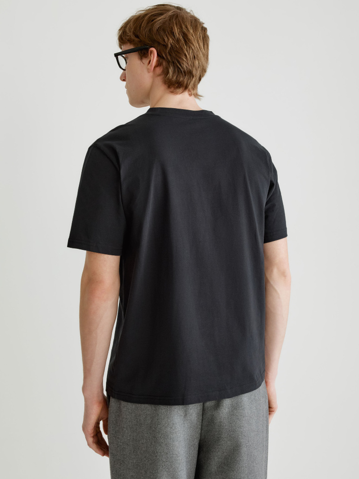 базовая футболка peter regular fit из россии вид сбоку