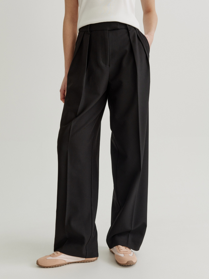 классические брюки со стрелками от бренда sela вид слева