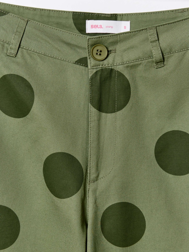 широкие брюки карго из линейки  young из хлопка спереди