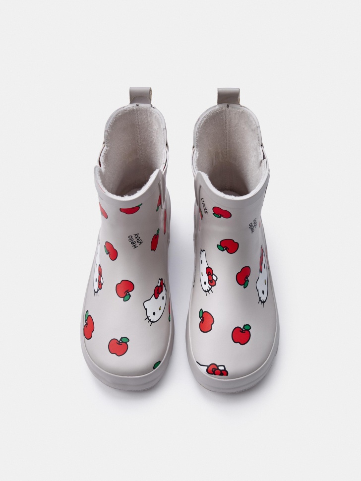 резиновые ботинки c принтом hello kitty для девочек от бренда sela вид слева