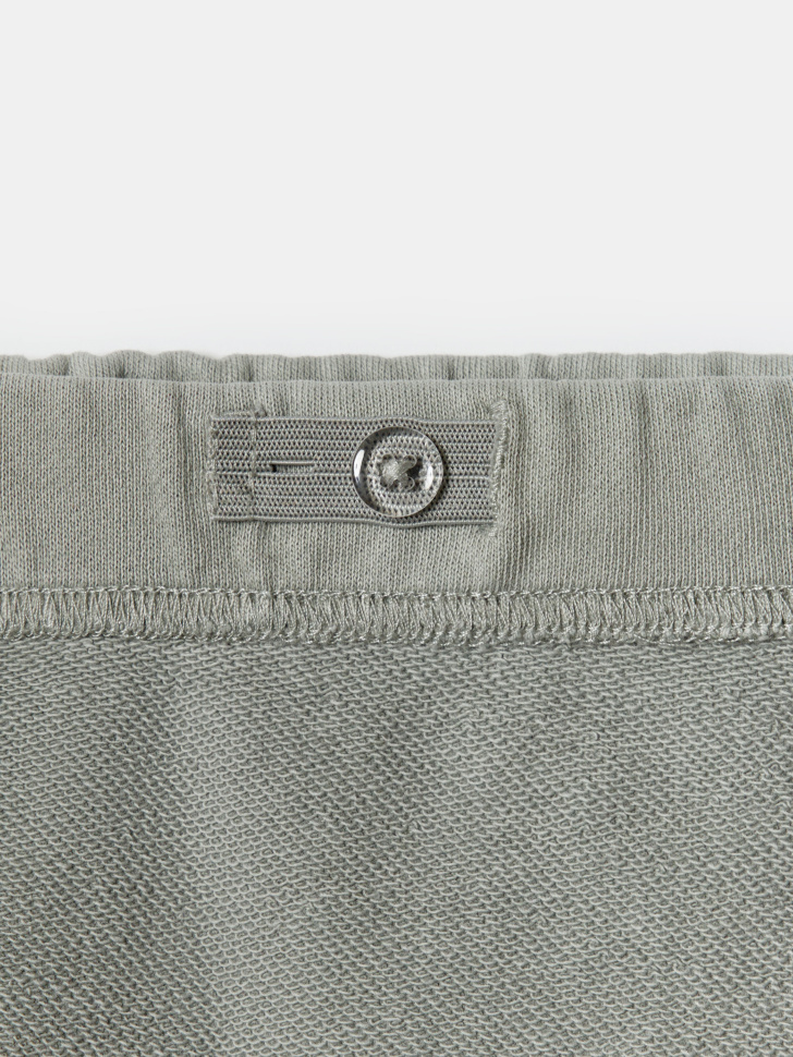 широкие брюки с вышивкой для девочек из россии вид сбоку