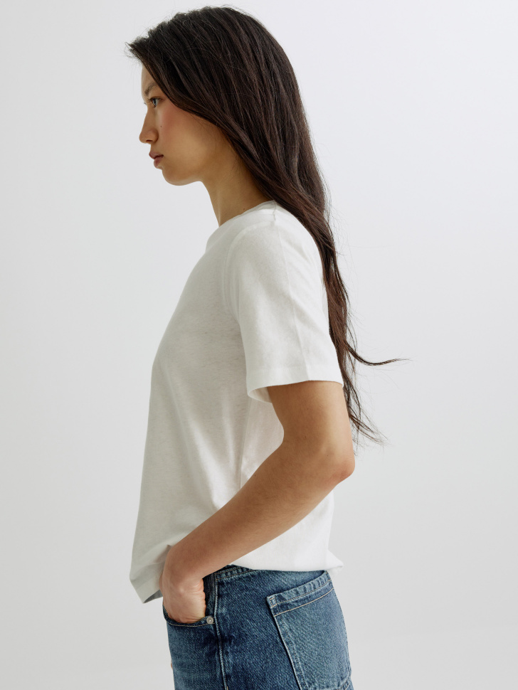 футболка из смесового льна из россии вид сбоку