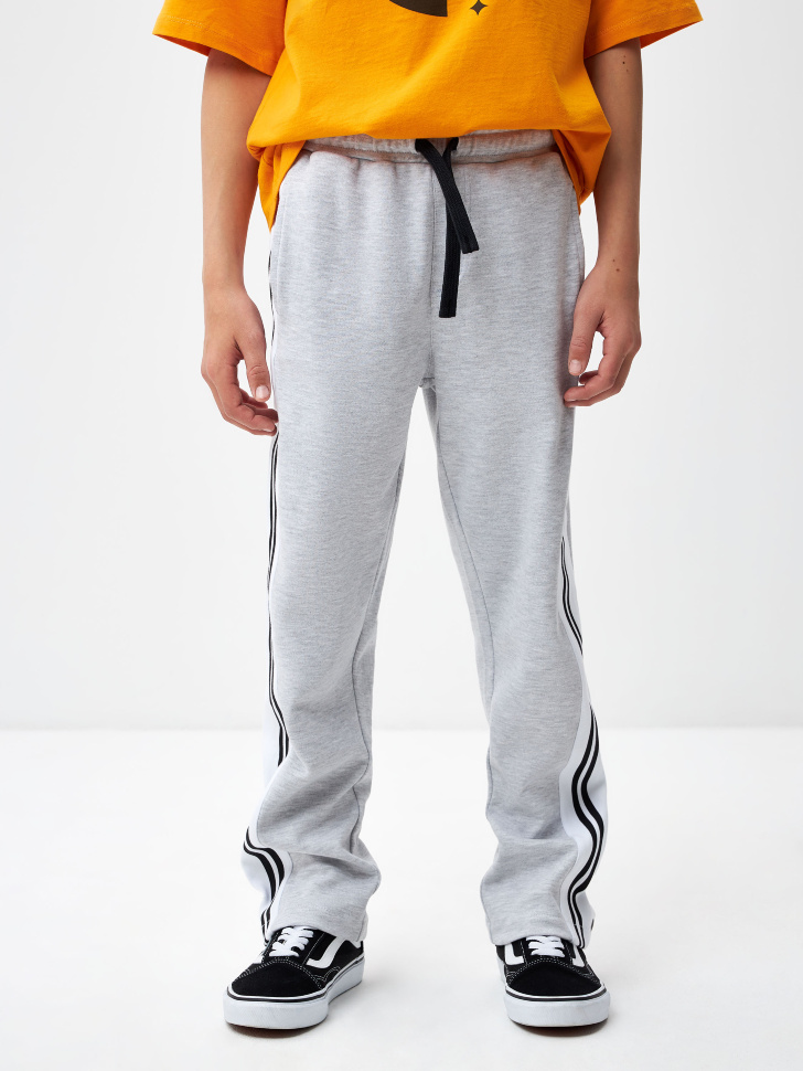 Трикотажные брюки с лампасами для мальчиков (серый, 128) sela 4680168672101 - фото 2