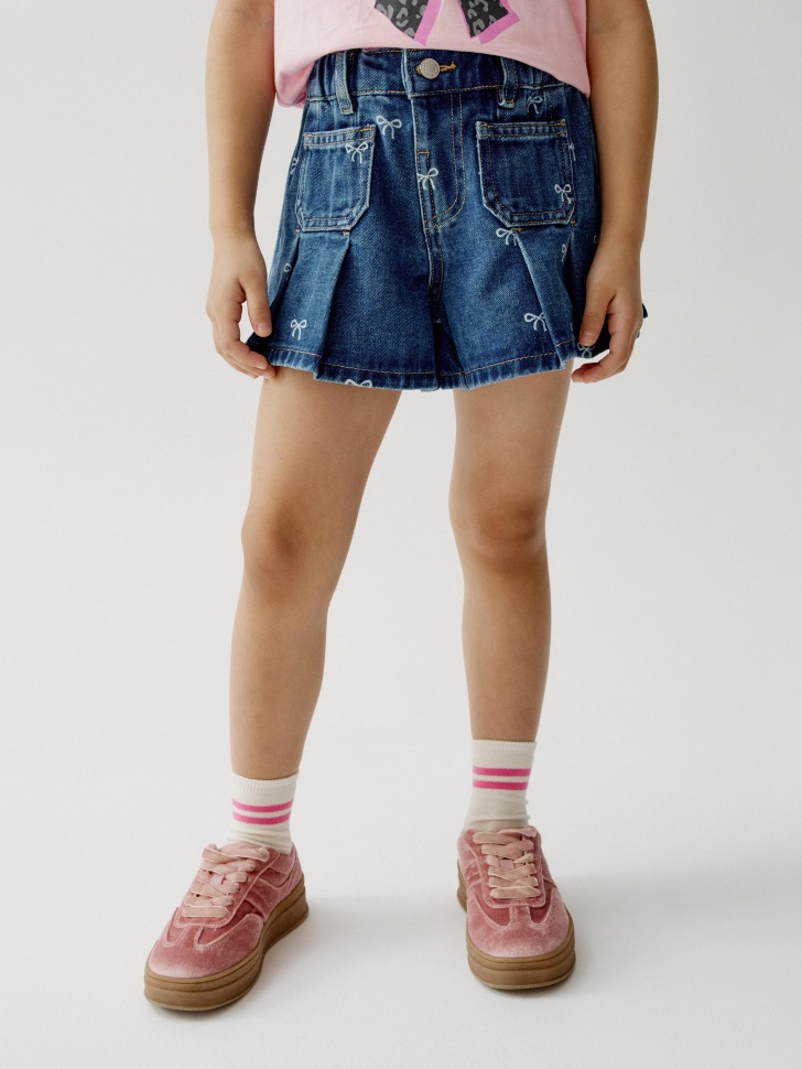 джинсовые шорты в складку для девочек от бренда sela вид слева