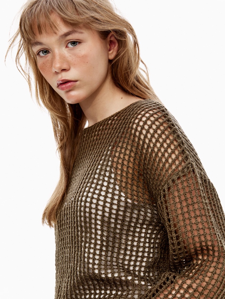 джемпер оверсайз крупной вязки из линейки  young из россии вид сбоку