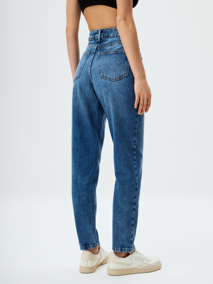 Джинсы 404 MOM FIT из органического хлопка. Фото №4