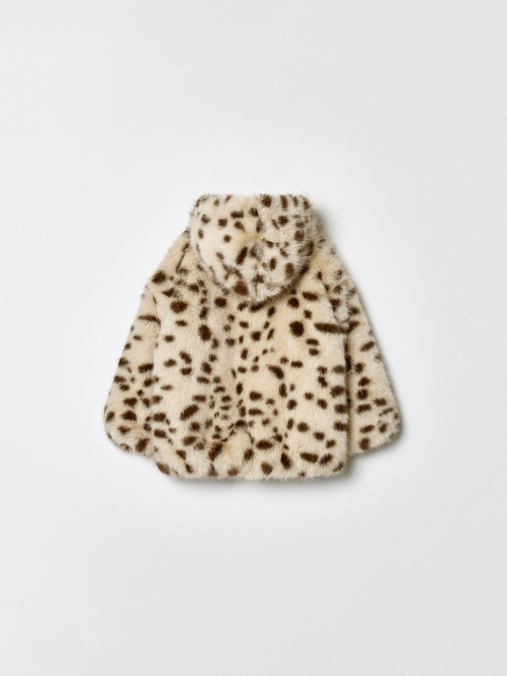 утепленная шуба с капюшоном для девочек от бренда sela вид слева