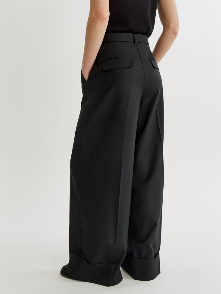 брюки с поясом и подворотом с содержанием шерсти по цене 6999 руб вид справа