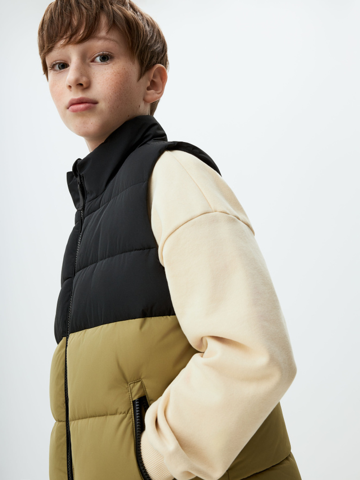 

Стеганый жилет с принтом для мальчиков