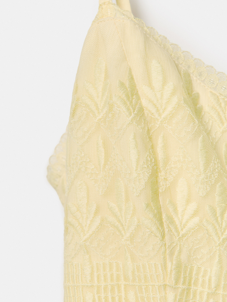 мини-платье из сетки с кружевом из линейки  young от бренда sela вид слева