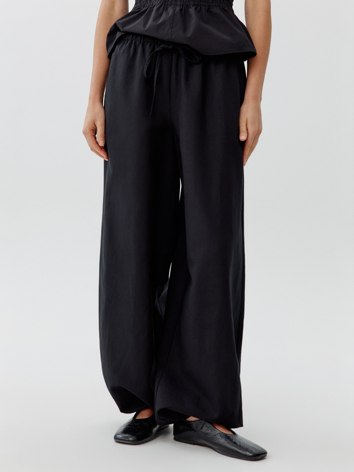 брюки-шаровары с содержанием льна от бренда sela вид слева