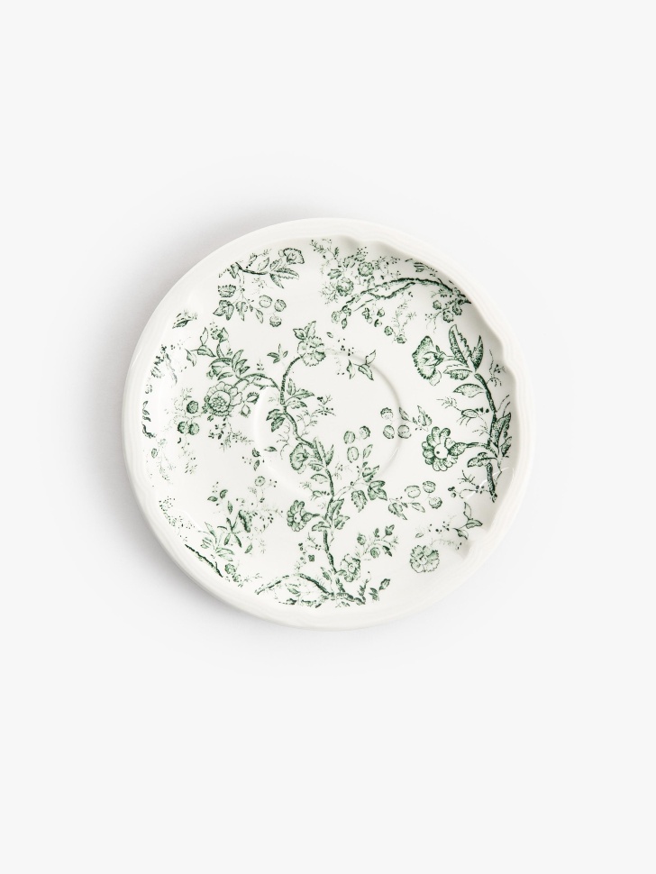 чайная пара из фарфора с цветочным узором из россии вид сбоку